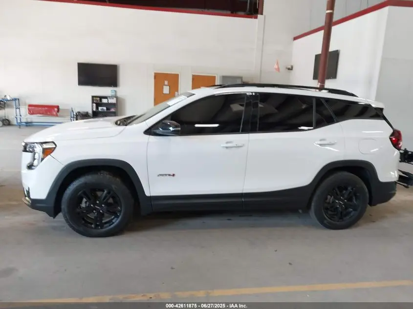 2022 GMC TERRAIN AWD AT4