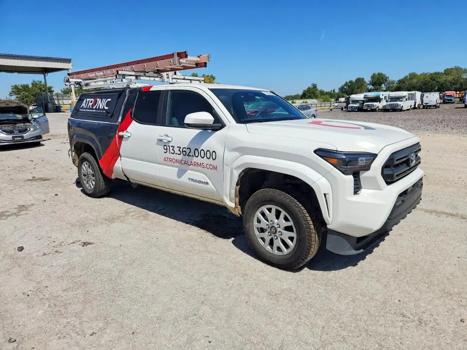 2025 TOYOTA TACOMA SR5  
