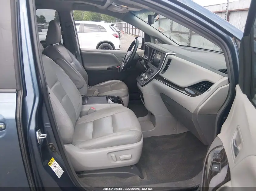 2015 TOYOTA SIENNA XLE 8 PASSENGER