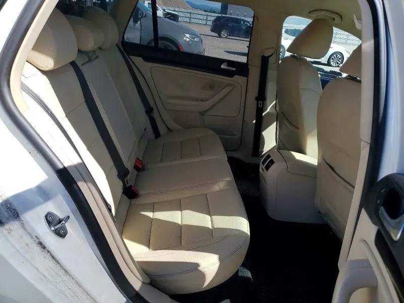 2011 VOLKSWAGEN JETTA TDI  