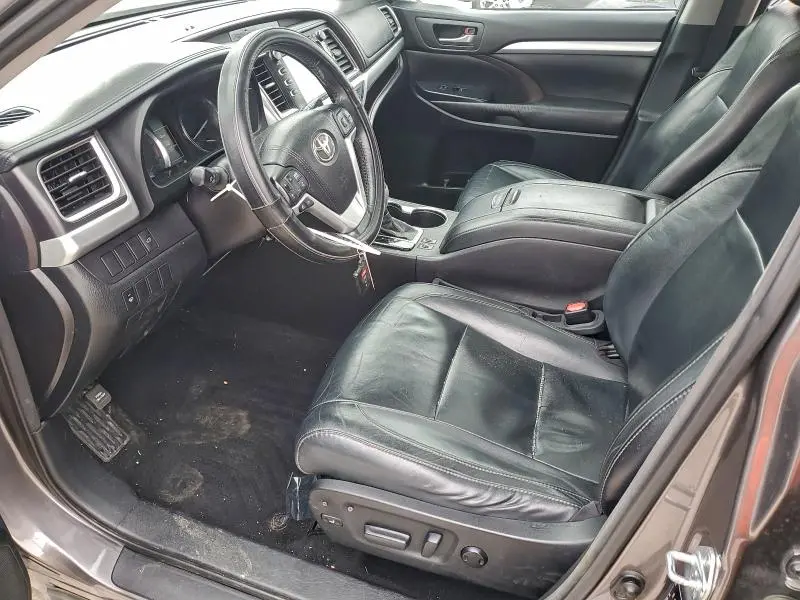 2016 TOYOTA HIGHLANDER XLE  