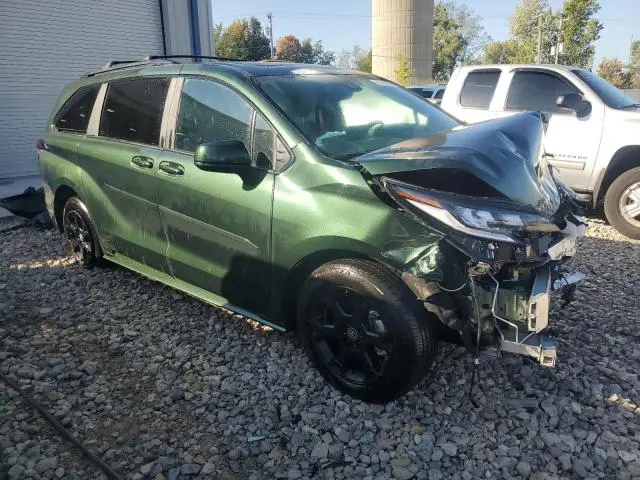2025 TOYOTA SIENNA XSE  