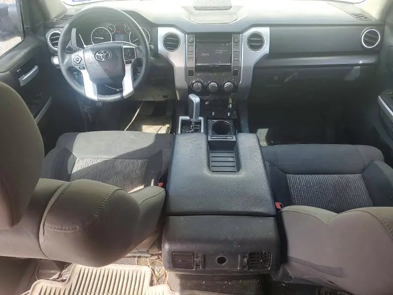 2017 TOYOTA TUNDRA CREWMAX SR5  
