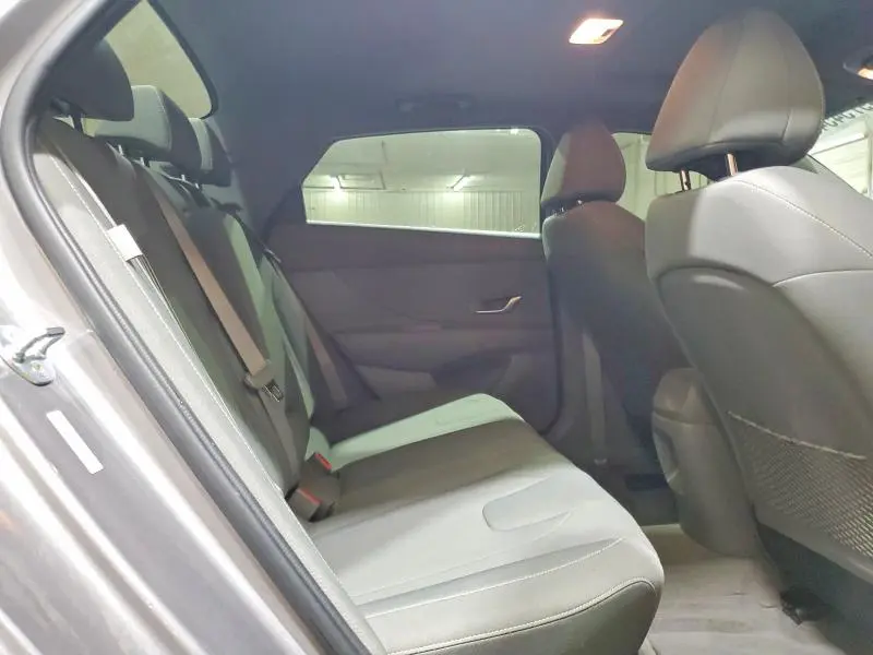 2025 HYUNDAI ELANTRA SEL  