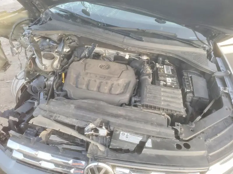 2020 VOLKSWAGEN TIGUAN SE  