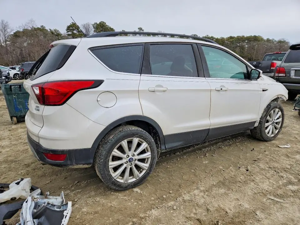 2019 FORD ESCAPE SEL  
