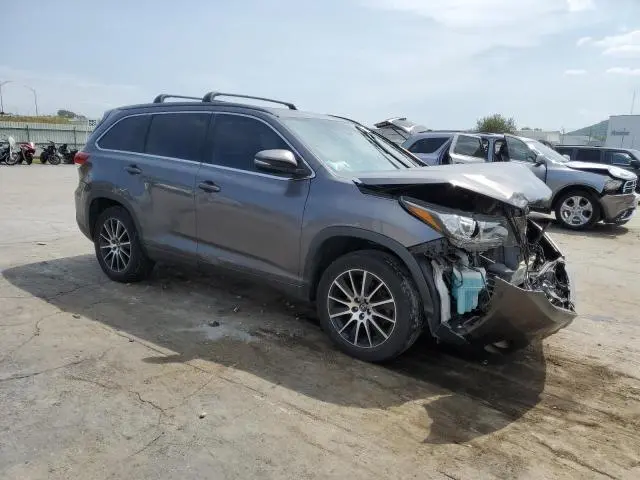 2018 TOYOTA HIGHLANDER SE  