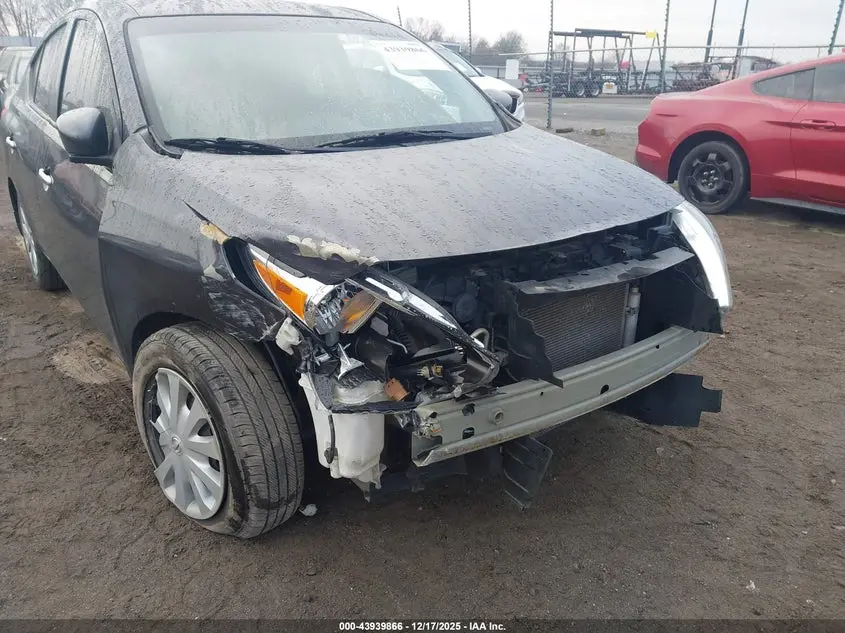 2015 NISSAN VERSA 1.6 SV