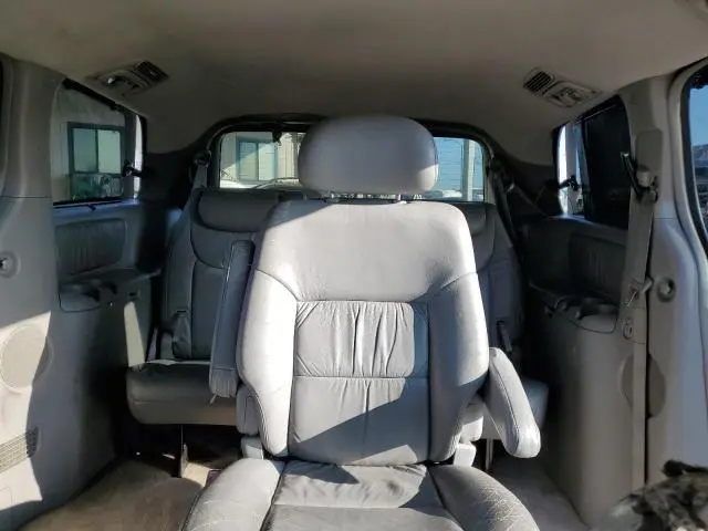 2010 TOYOTA SIENNA XLE  