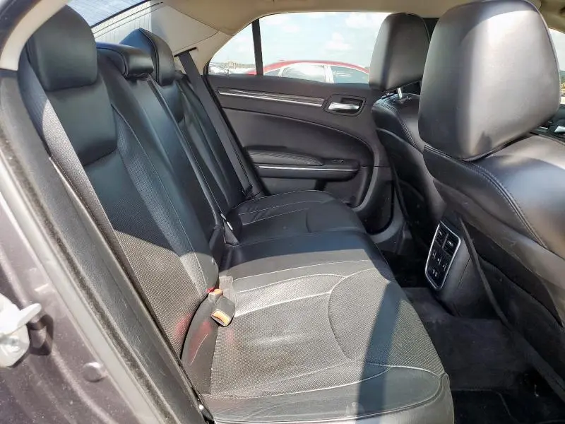 2016 CHRYSLER 300C   