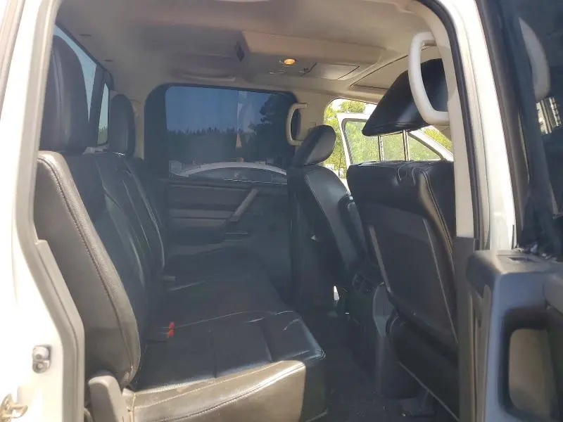 2012 NISSAN TITAN SV  