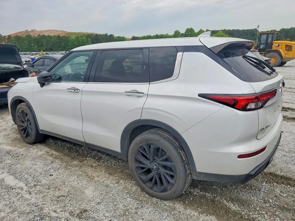 2024 MITSUBISHI OUTLANDER SE  