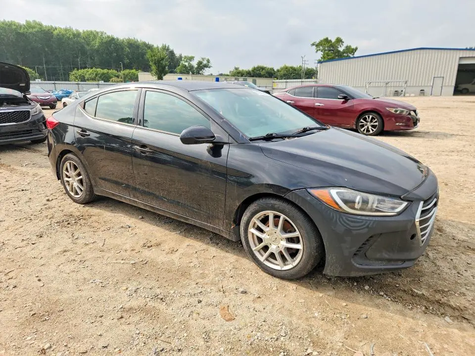 2018 HYUNDAI ELANTRA SE  