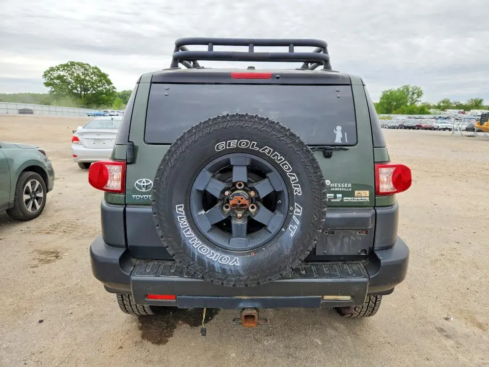 2011 TOYOTA FJ CRUISER BASE  