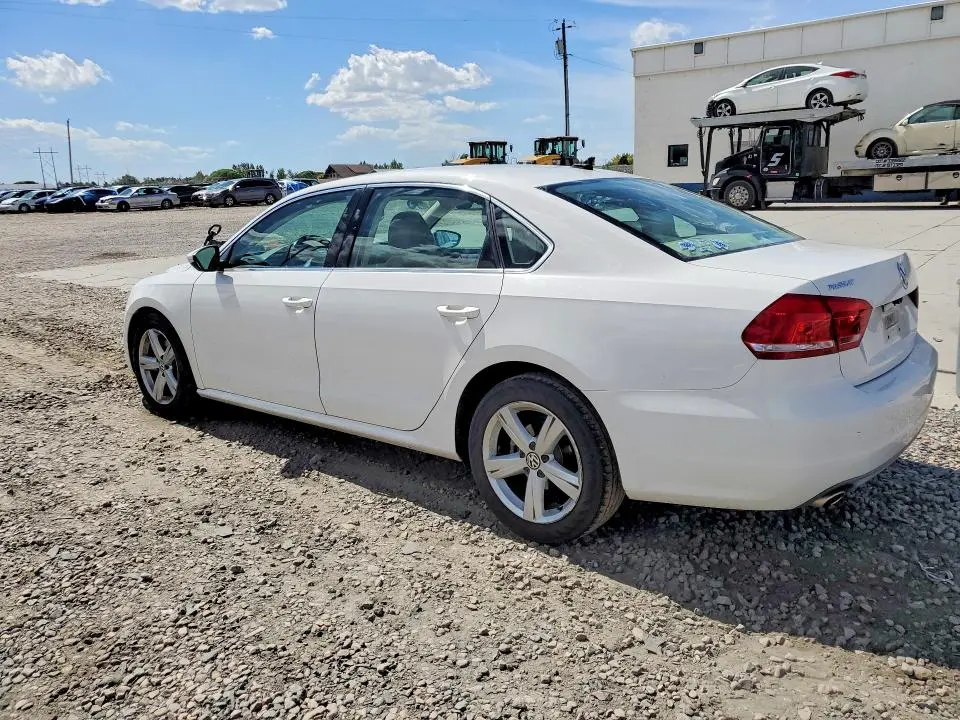 2012 VOLKSWAGEN PASSAT SE  