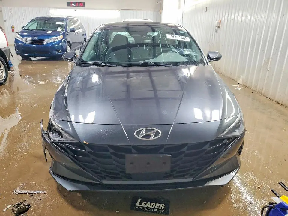 2021 HYUNDAI ELANTRA SEL  