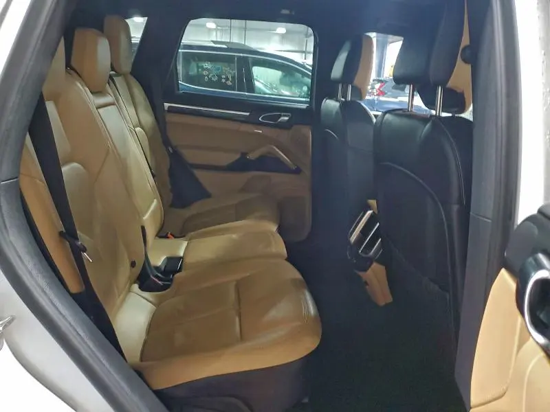 2014 PORSCHE CAYENNE   