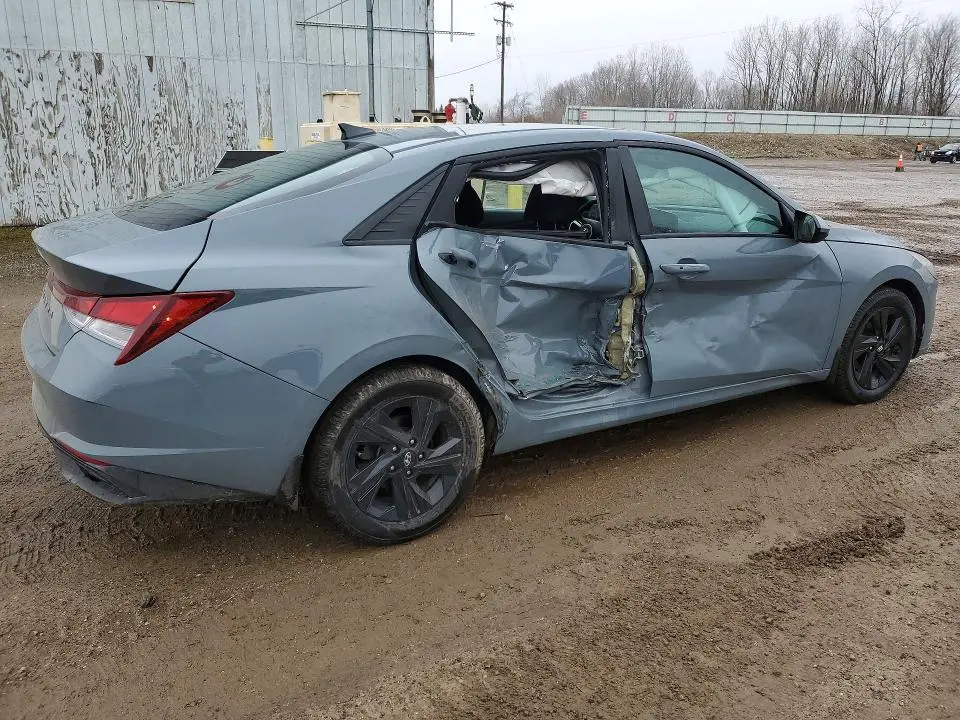 2022 HYUNDAI ELANTRA SEL  