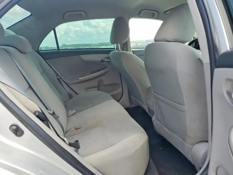 2013 TOYOTA COROLLA LE  
