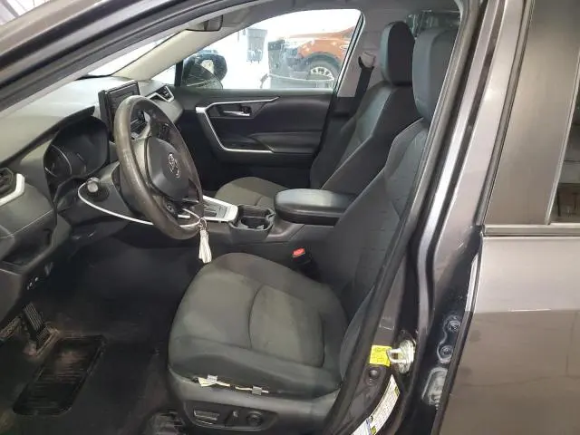 2021 TOYOTA RAV4 XLE  