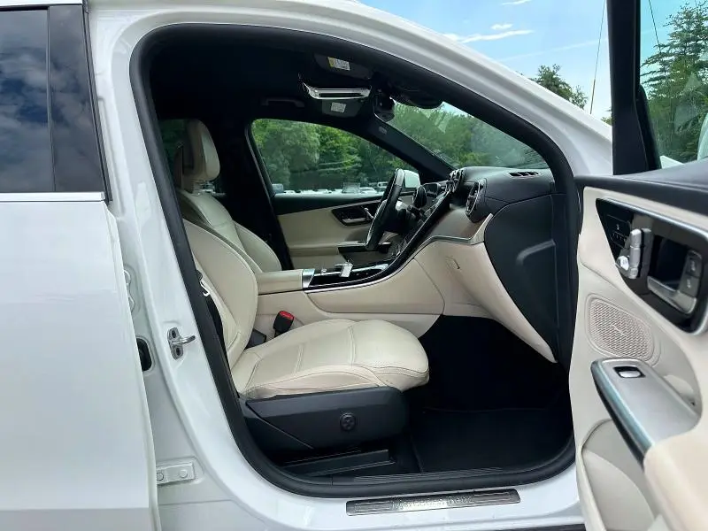 2024 MERCEDES-BENZ GLC 300  