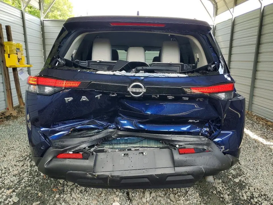 2023 NISSAN PATHFINDER SV  
