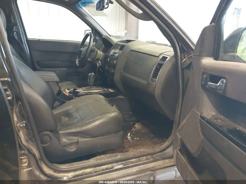 2011 FORD ESCAPE LIMITED