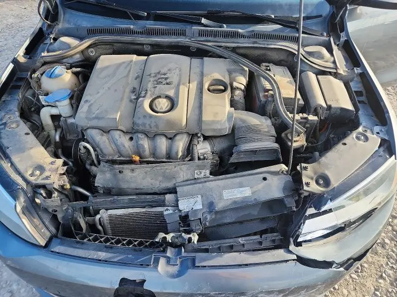 2013 VOLKSWAGEN JETTA SE  