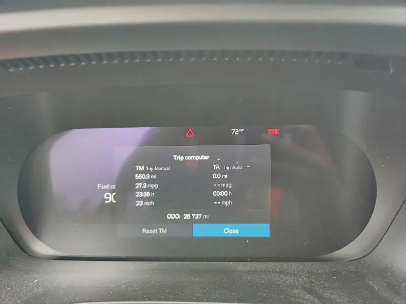2024 VOLVO XC40 PLUS  