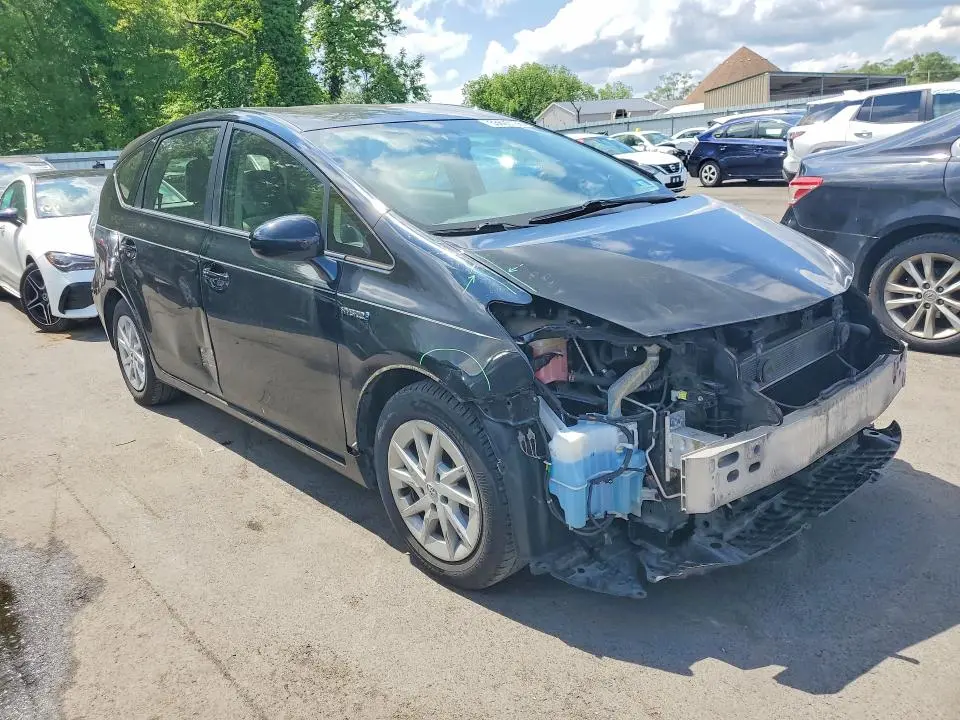 2014 TOYOTA PRIUS V THREE  