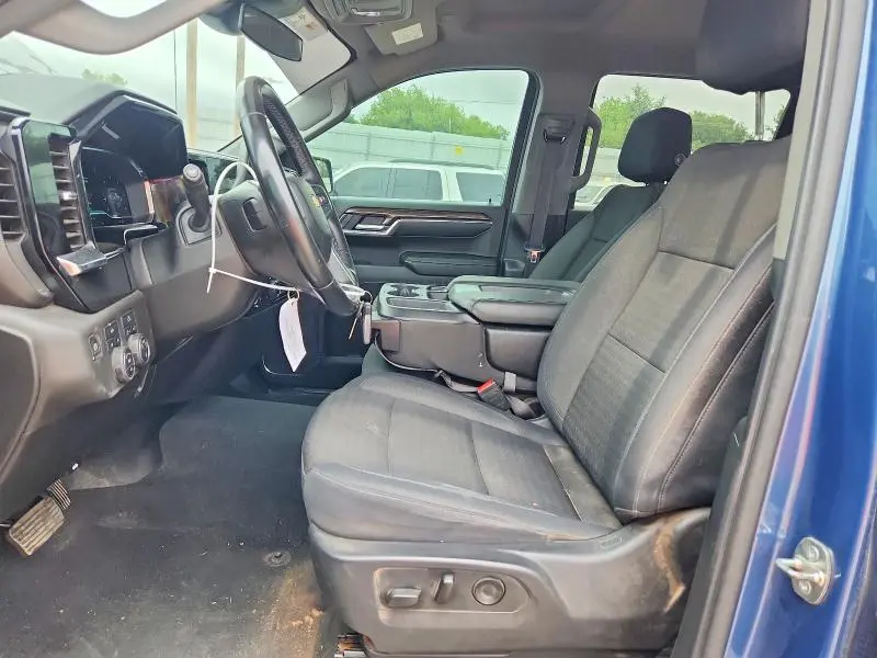 2024 CHEVROLET SILVERADO K1500 LT  