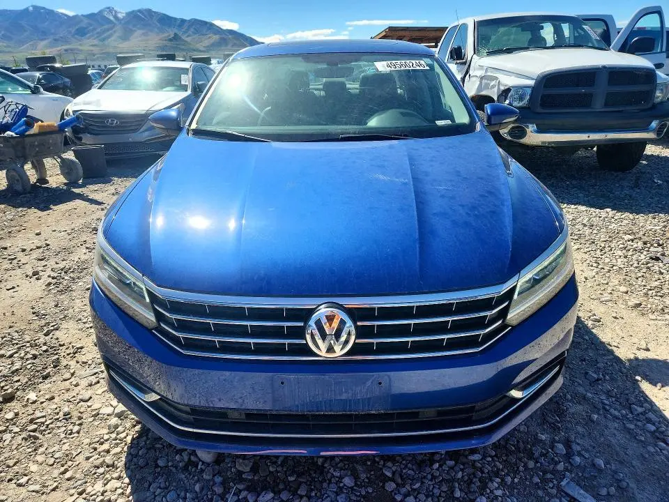 2017 VOLKSWAGEN PASSAT SE  