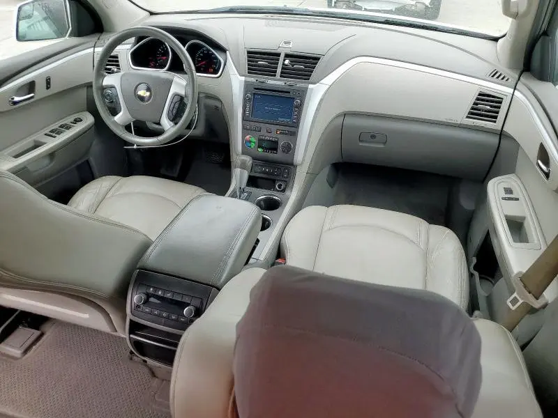 2010 CHEVROLET TRAVERSE LT  