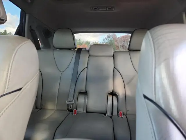 2013 TOYOTA VENZA LE  