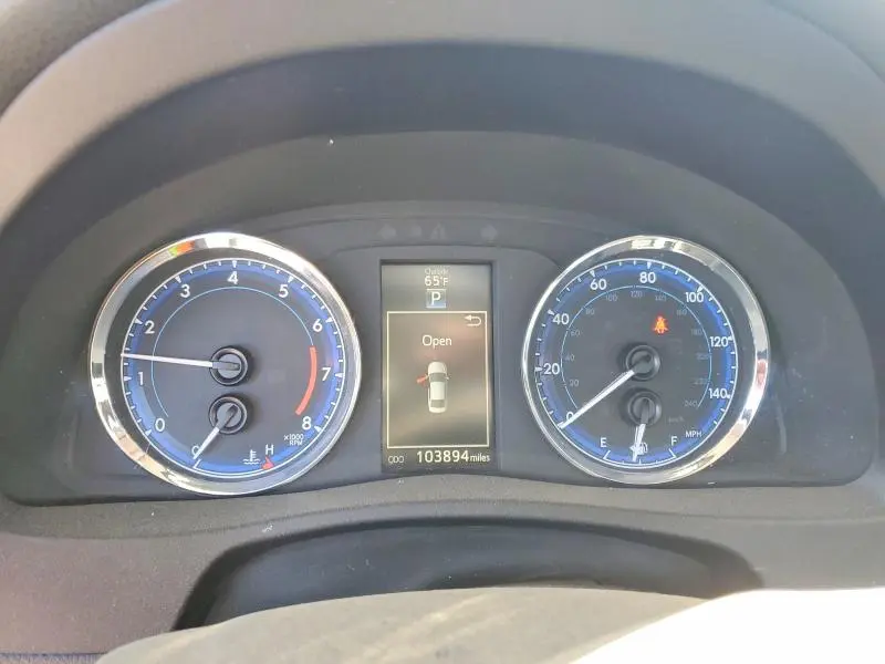 2017 TOYOTA COROLLA SE  