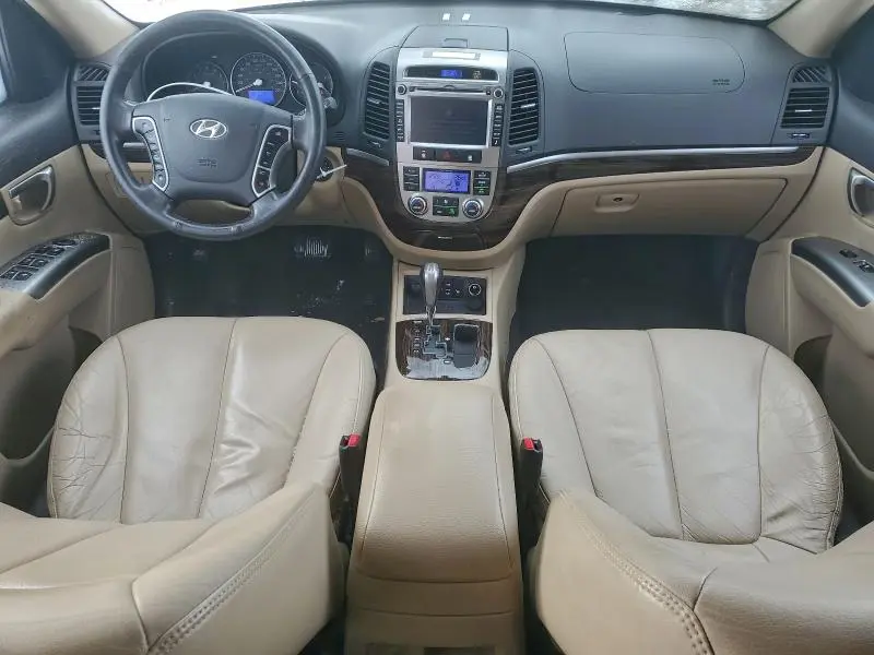 2011 HYUNDAI SANTA FE SE  