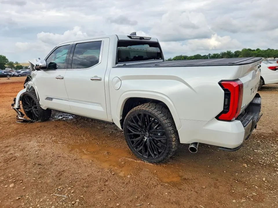 2023 TOYOTA TUNDRA CREWMAX CAPSTONE  