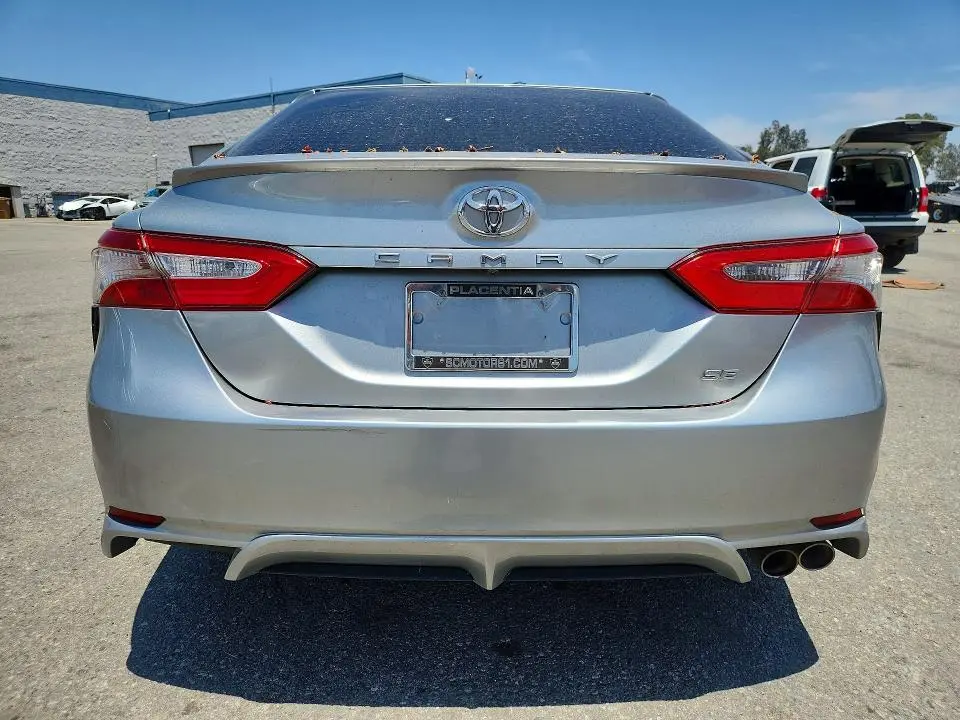 2018 TOYOTA CAMRY SE  
