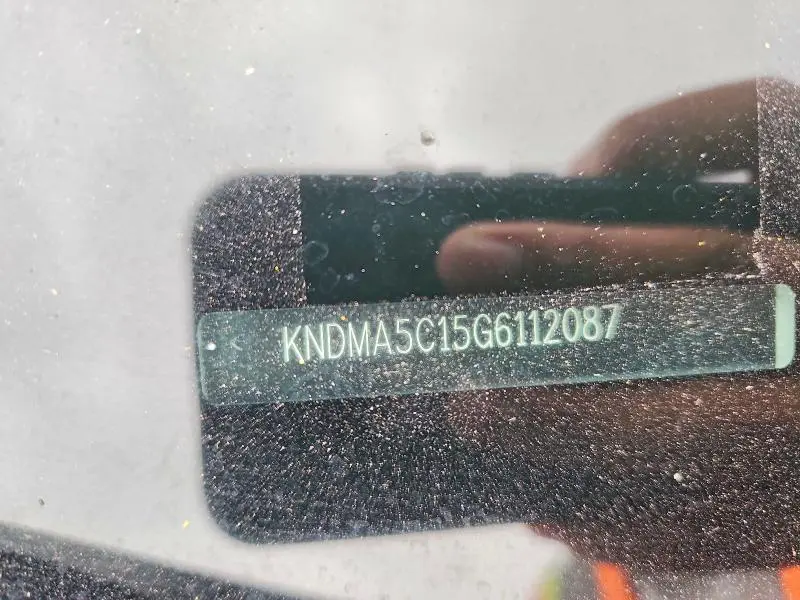 2016 KIA SEDONA L  