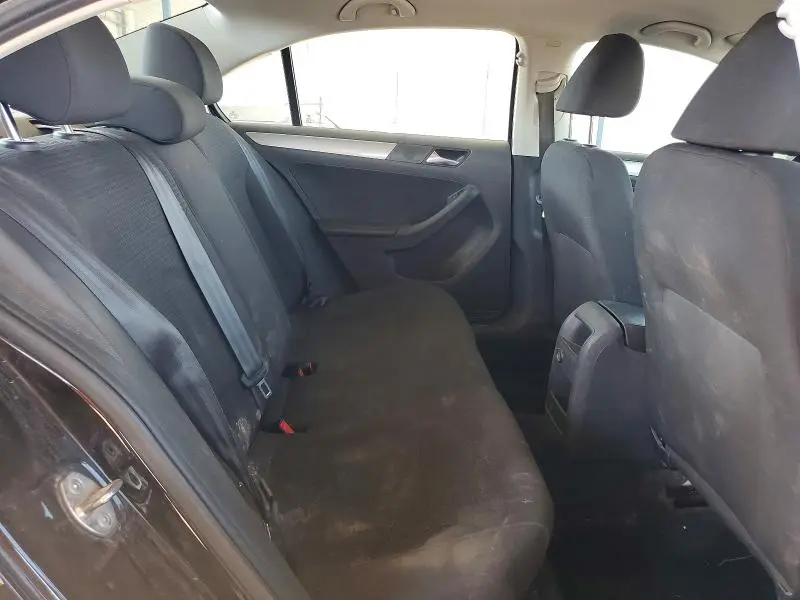 2016 VOLKSWAGEN JETTA SE  