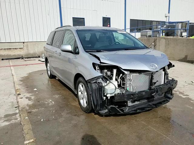 2015 TOYOTA SIENNA LE