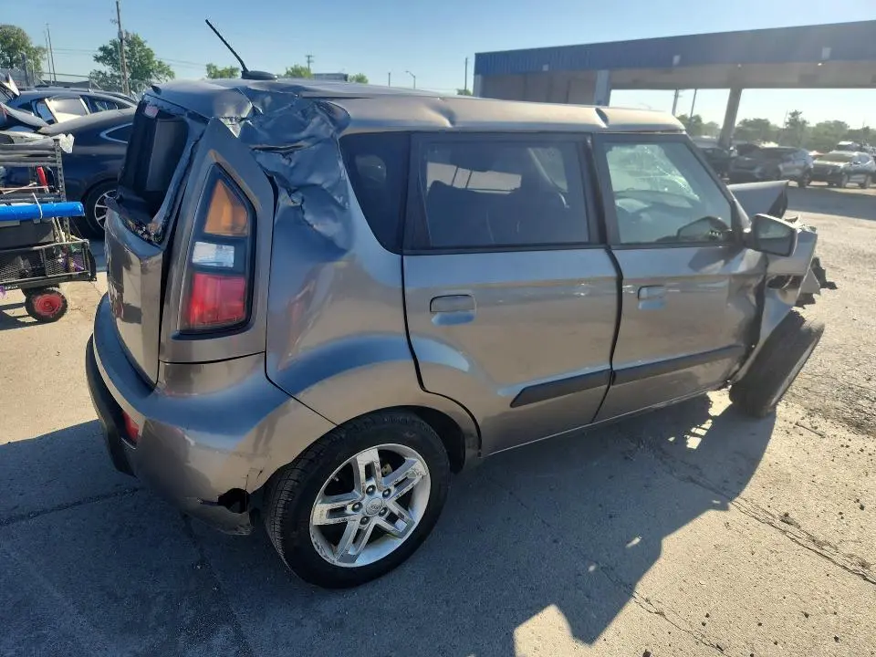 2010 KIA SOUL +  