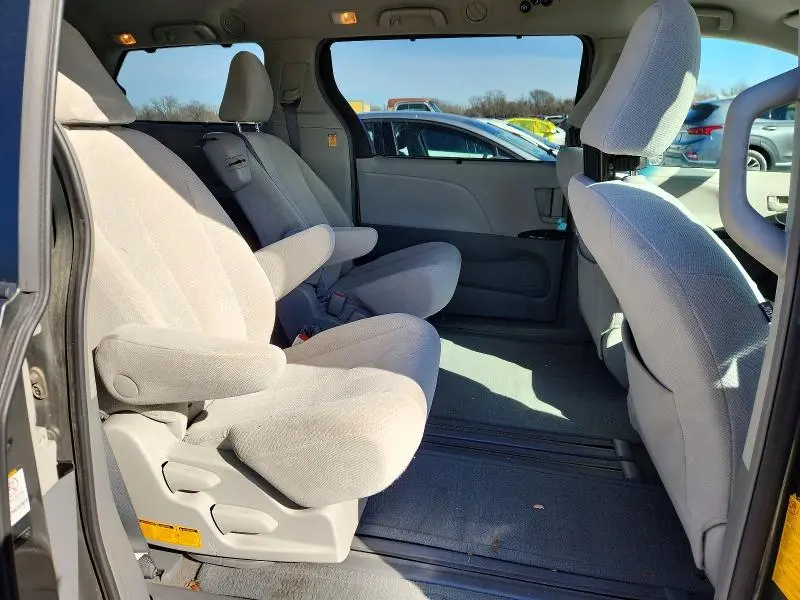 2012 TOYOTA SIENNA LE  