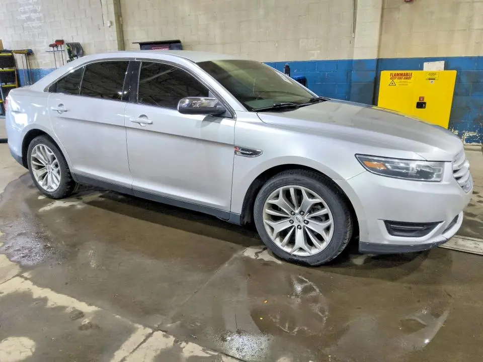 2015 FORD TAURUS LIMITED  