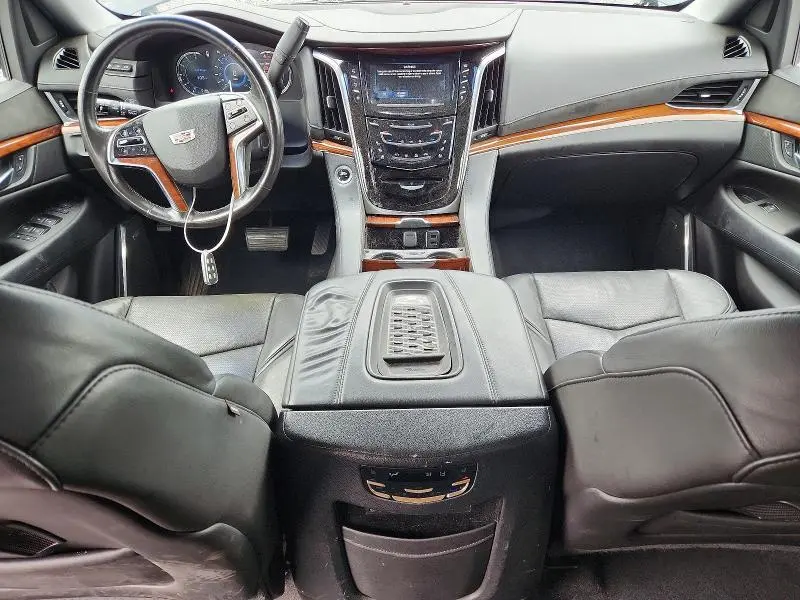 2016 CADILLAC ESCALADE LUXURY  