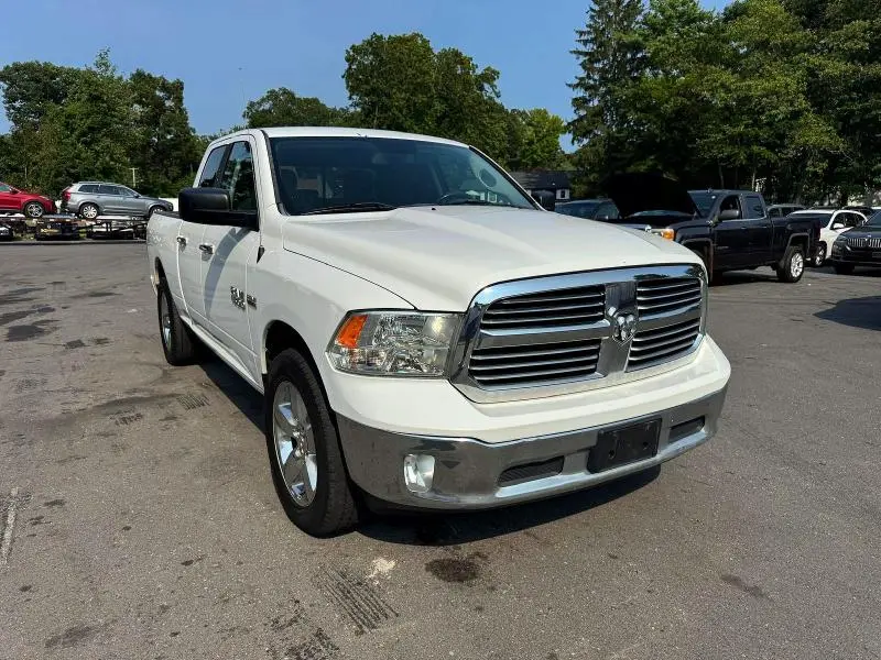 2016 RAM 1500 SLT  
