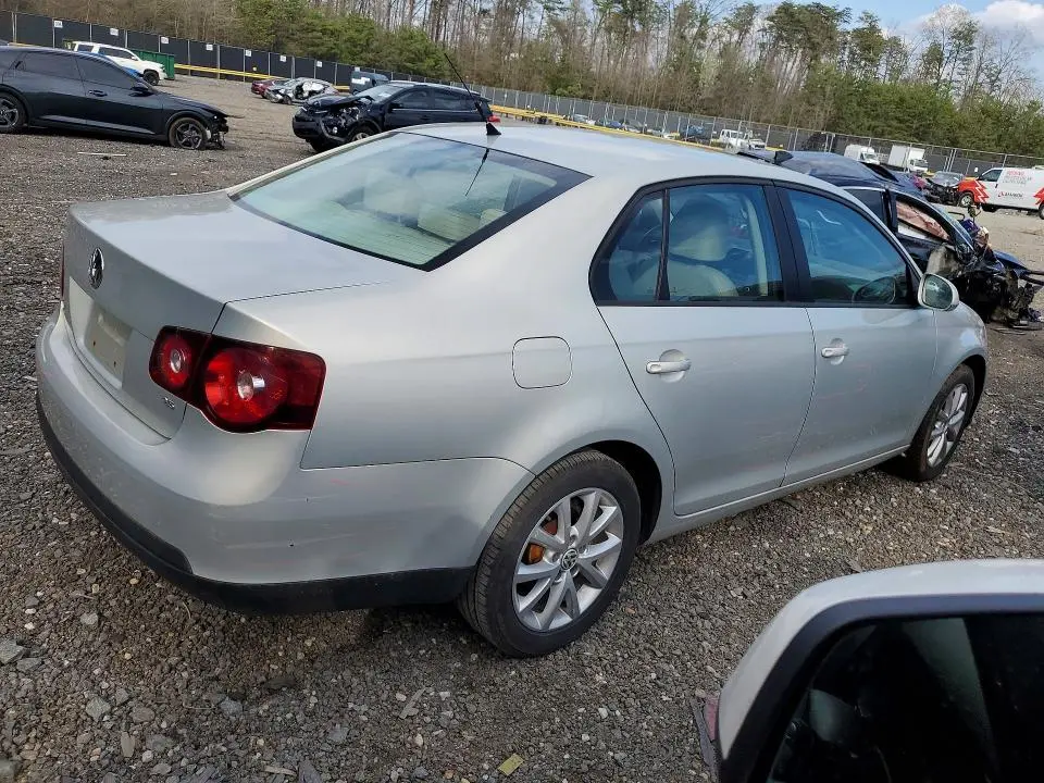 2010 VOLKSWAGEN JETTA SE  