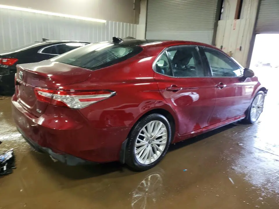 2019 TOYOTA CAMRY XLE  