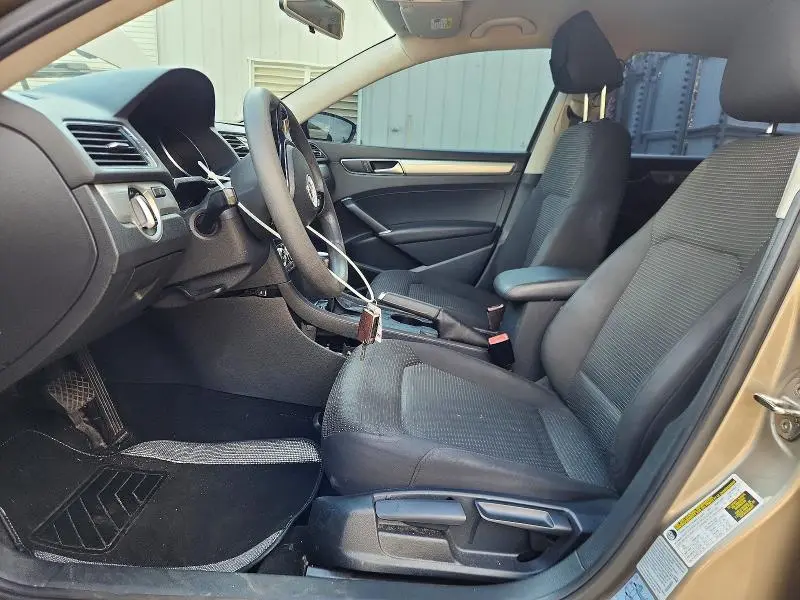 2016 VOLKSWAGEN PASSAT S  