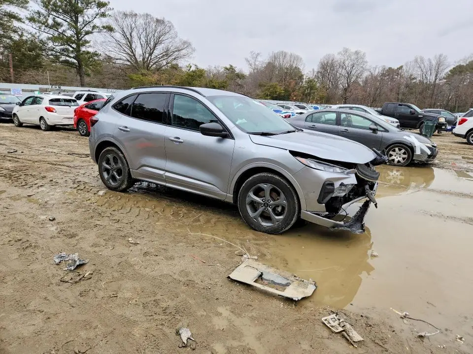 2023 FORD ESCAPE ST LINE  
